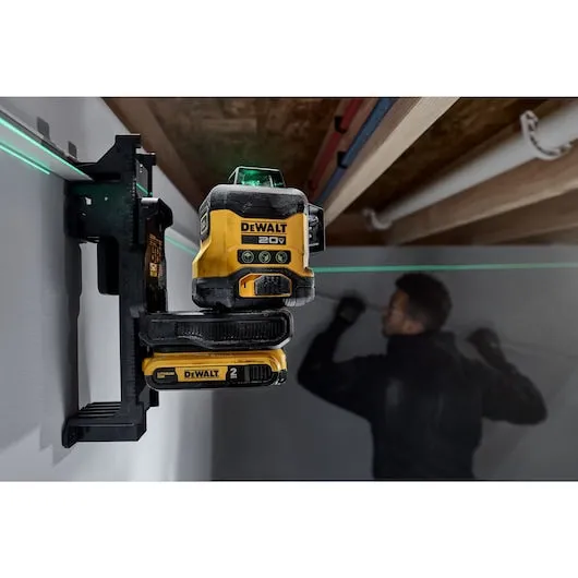 DeWalt DCLE34031D1  /- 1/8 in @ 30 ft Green 3 x 360 deg Laser Kit