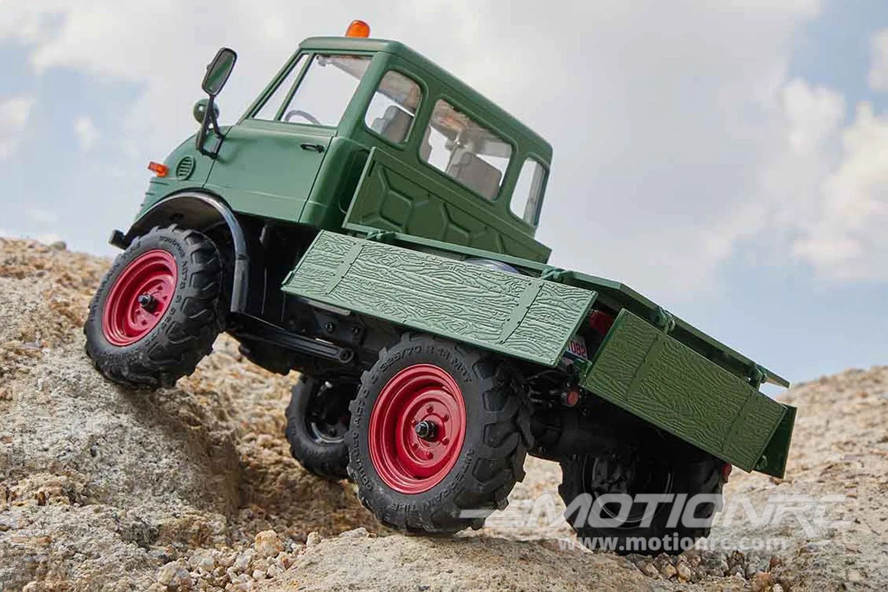 FMS FCX24 Green Mercedes-Benz Unimog 421 1/24 Scale 4WD Crawler - RTR