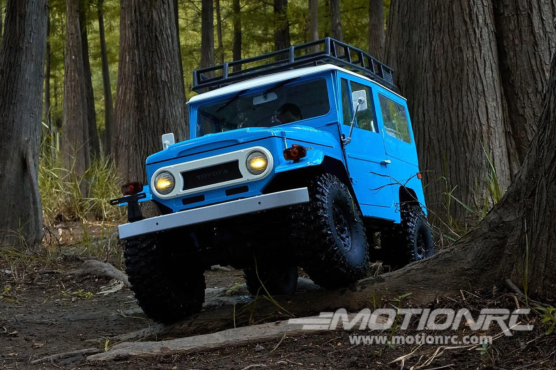 FMS Toyota FJ40 Blue 1/10 Scale 4WD Crawler - RTR