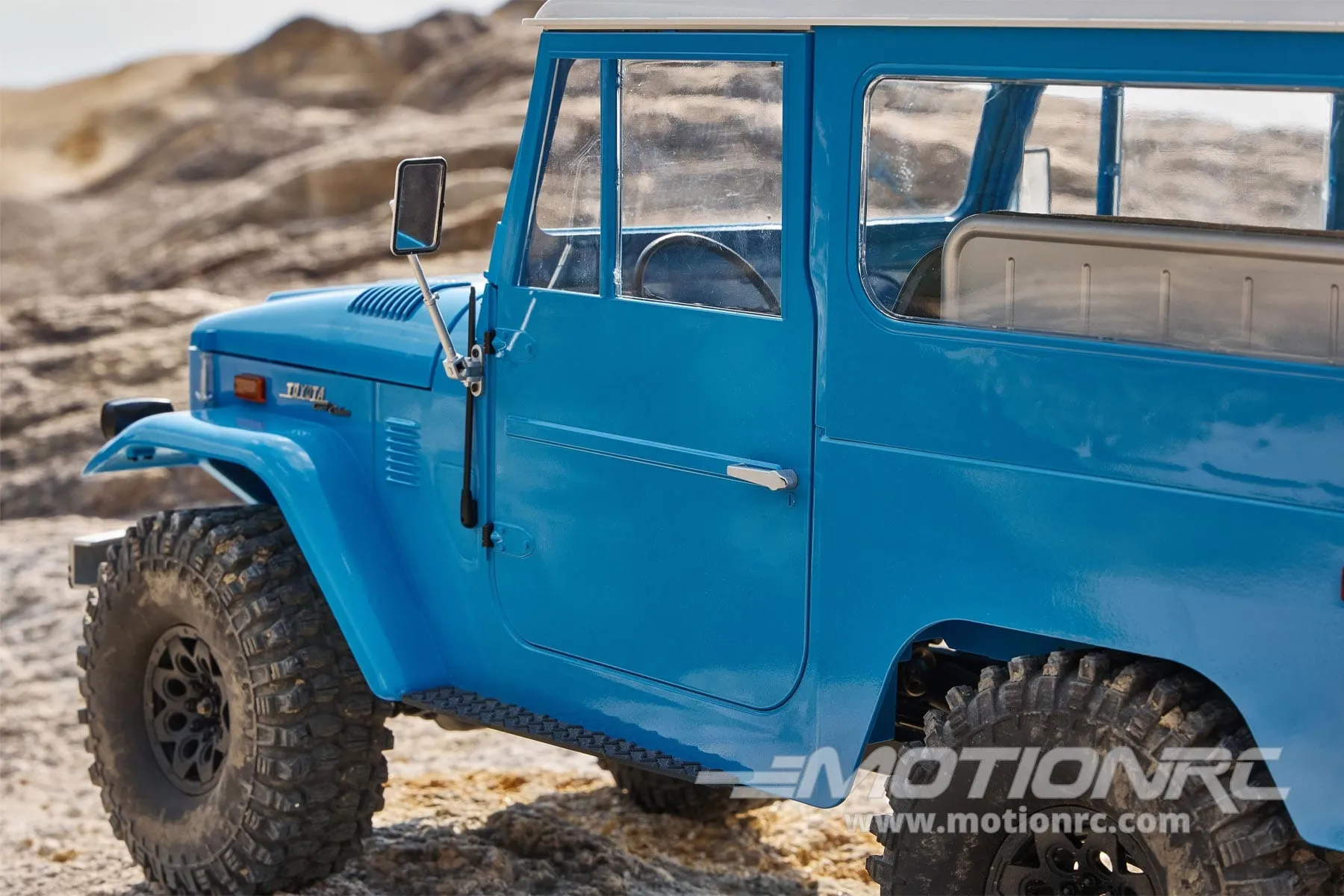 FMS Toyota FJ40 Blue 1/10 Scale 4WD Crawler - RTR