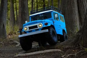 FMS Toyota FJ40 Blue 1/10 Scale 4WD Crawler - RTR