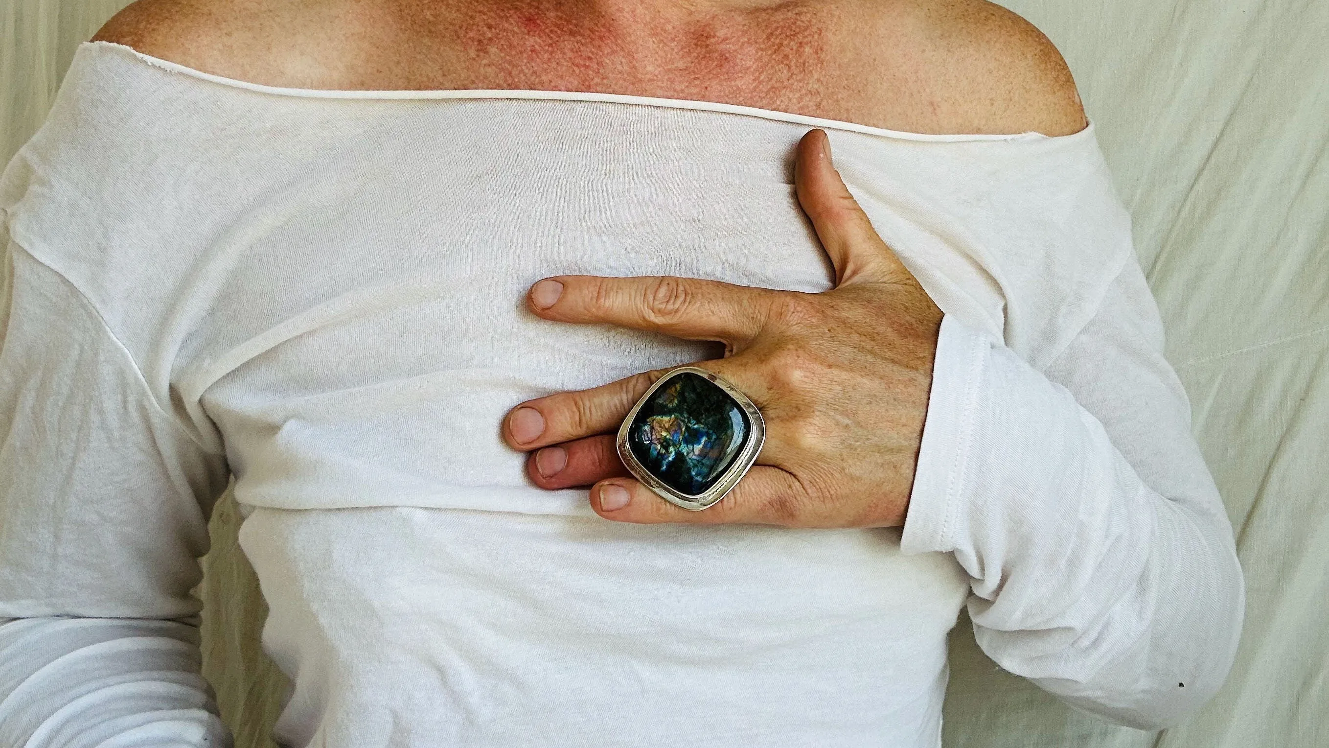 Labradorite Ring. Oversized. Gorgeous Flash. Size 6. 0707